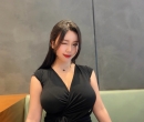 巨乳輕熟女：映彤167.H.53.30歲 飽滿曲線與修長美腿 視覺相當吸睛 成熟姐姐氣質