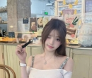 大奶正妹：心兒164.E.47.22歲 大胸型妹妹 視覺份量超足 抱起來很有感